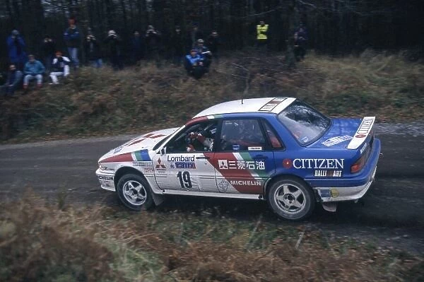 1989 World Rally Championship. Lombard RAC Rally, Great Britain. 19-23 November 1989. Pentti Airikkala / Ronan McNamee (Mitsubishi Galant VR-4), 1st position. World Copyright: LAT Photographic Ref: 35mm transparency 89RALLY10