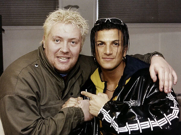 Ewan MacLeod Daily Record music journalist with pop singer Peter Andre
