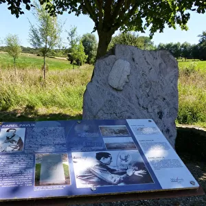 Memorial to Sgt Pavlik, RAF, near Dranouter, 5 May 1942