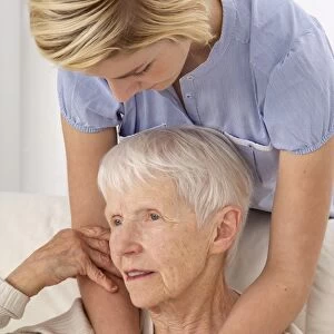 Elderly woman and carer C015 / 8816