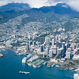 Aerial view of Honolulu and Waikiki
