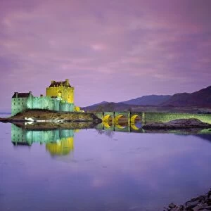 Eilean Donan (Eilean Donnan) Castle
