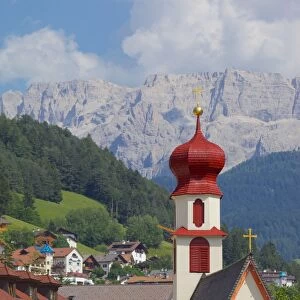 Houses and Little Church, Ortisei, Gardena Valley, Bolzano Province, Trentino-Alto Adige / South Tyrol, Italian Dolomites, Italy, Europe
