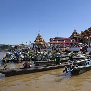 Phaung Daw Oo Pagoda, Inle Lake, Shan State, Myanmar (Burma), Asia