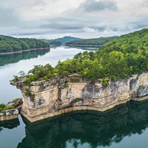 Rocky Point on Summersville Lake, West Virginia, United States of America, North America
