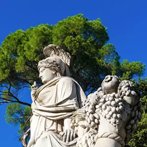 Statue of Dea Roma (Goddess Roma), Piazza del Popolo, UNESCO World Heritage Site, Rome, Latium (Lazio), Italy, Europe