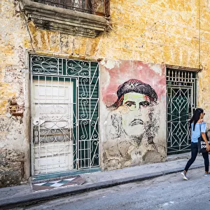 Che Guevara street art on the side of a building in La Habana Vieja (Old Town), Havana
