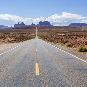 Desrted road, Monument Valley, Monument Valley Tribal Park, Arizona, USA