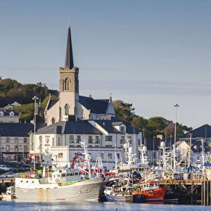 Ireland, County Donegal, Killybegs, Irelands largest fishing port, town view