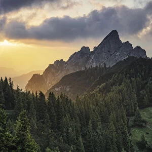 Ruchenkaopfe at sunrise, Mangfall Mountains, Spitzingseegebiet, Bayrischzell, Alps