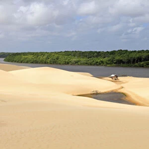 South America, Brazil, Maranhao, Vassouras, a tiny hut lost in the sand dunes in the