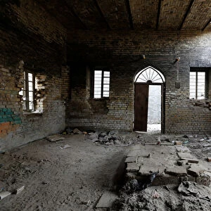 Interior remains of synagogue are seen in Baghdad