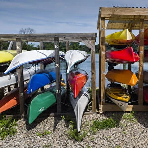 USA, New Hampshire, Portsmouth, rental canoes, Piscatauqua River