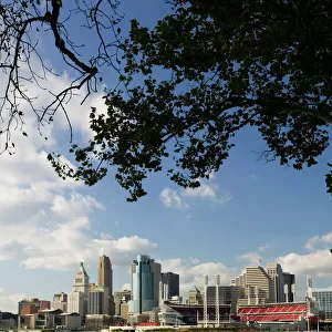 USA-Ohio-Cincinnati: City Skyline along the Ohio River / Late Afternoon