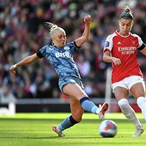 Arsenal vs Aston Villa: A Battle for Possession in the Women's Super League (2023-24)