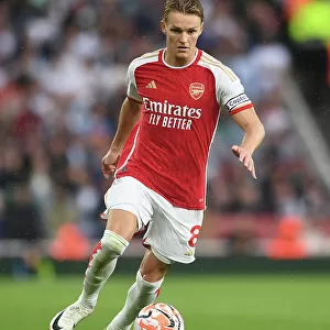 Arsenal's Martin Odegaard Shines in Arsenal FC vs Fulham FC Premier League Clash (2023-24)