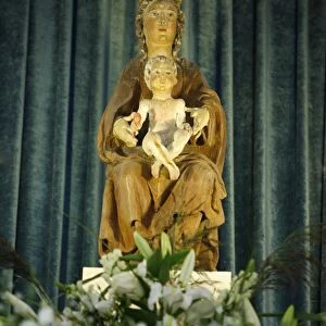 17th century wooden statue of Virgin and child in Clatery-Saint-Andrate basilica