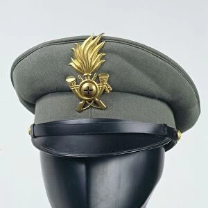 Cap of Italian military police officer, 1934-1938