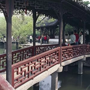 China, Jiangsu, Suzhou Master of Nets Garden (Wangshi Yuan), covered bridge