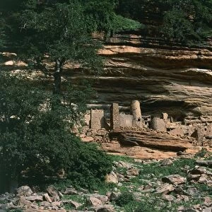 Mali, Mopti Region, Banani, Cliff of Bandiagara, Ancient Tellem houses carved in rock