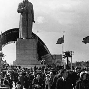 Monument to joseph stalin in front of the mechanization pavillion of the all-union agricultural exhibit in moscow, 1941, peoples commissar of agriculture of the ussr, i, benediktov, spoke at the meeting during the inauguration which had an attendance of in excess of 50, 000 people