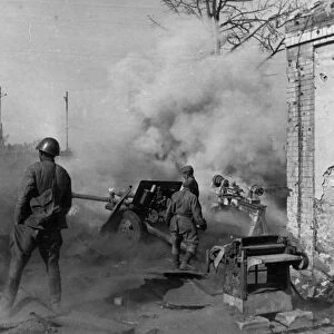World war 2, battle of stalingrad, a soviet artillery crew firing at the enemy, november 1942