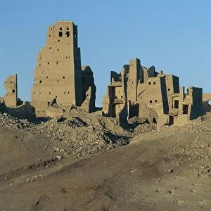 Yemen, Ma rib, Damaged mud brick citadel