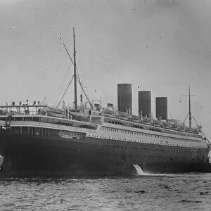 The SS Paris goes aground off Brooklyn, as she leaves dock for Plymouth. The French liner