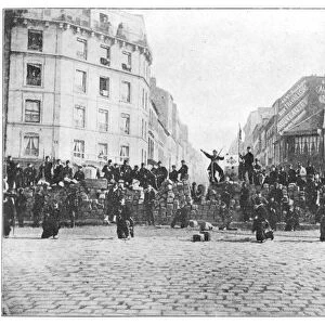 Barricade at the Faubourg Saint-Antoine during the Commune, 18th March 1871 (b / w photo)