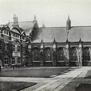Cambridge: Ivy Court, Pembroke College, Grays Rooms in the Left Hand Corner (b / w photo)