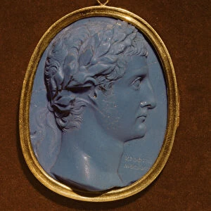 Cameo bearing the profile of Tiberius (Claudius Nero) (42BC-37AD) (glass & gold)