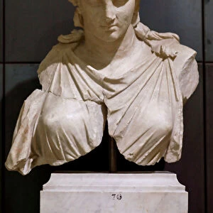 Female statue. (sculpture)