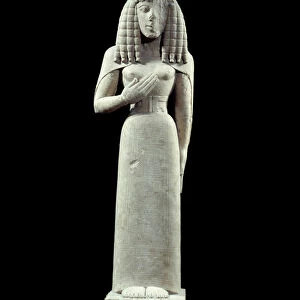 Greek art: feminine statuette called "Lady of Auxerre"in limestone