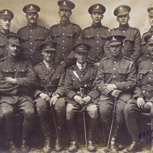 Group of English soldiers, WW1, France 1917 (b / w photo)