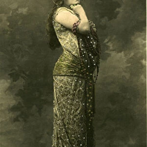 Henriette Rosine Bernard aka Sarah Bernhardt (1844-1923) in the costume of Zoraya, her role in "The witch", play by Victorian Sardou, 1904. (b / w photo)