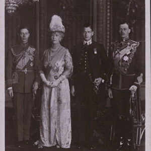 HM Queen Mary, TRH Duke of York, Prince George and Prince Henry (b / w photo)