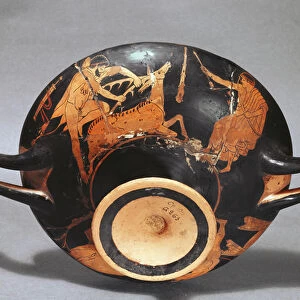 Kylix decorated with Heracles and the Ceryneian Hind (ceramic)