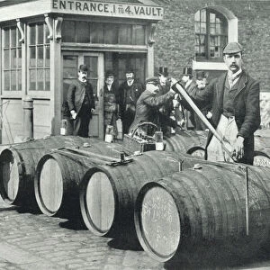 The London Docks, the Gaugers at Work (b / w photo)