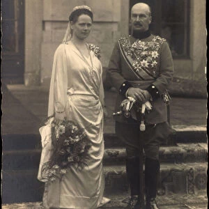 Photo Ak wedding couple by Mecklenburg Schwerin, Duke Adolf Friedrich (b / w photo)
