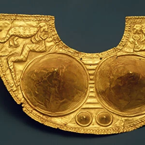 Sinu breastplate (hammered gold)