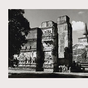 Sri Lanka Ceylon Polonnaruwa Laß╣àk─ütilaka Temple and Kiri Dagoba
