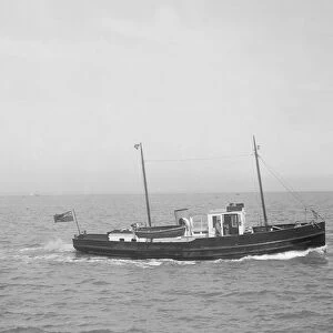 The 30 ton motor yacht Black Pearl, 1936. Creator: Kirk & Sons of Cowes