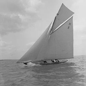 The 8 Metre class Endrick, 1911. Creator: Kirk & Sons of Cowes