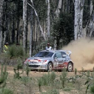 2001 World Rally Championship. Australian Rally, Australia. 1-4 November 2001. Marcus Gronholm / Timo Rautiaien (Peugeot 206 WRC), 1st position. World Copyright: LAT Photographic Ref: 35mm transparency 01RALLY13