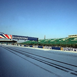 Formula One Testing: Snow on the track: Formula One Testing, Silverstone, England, 22 February 2005