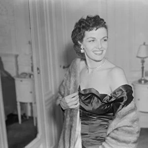 Film Star Jane Russell arrives in England October 1949 020234 / 2