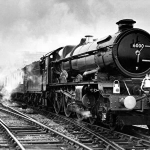 Great Western Railway (GWR) 6000 Class King George V steam locomotive attracts steam fans