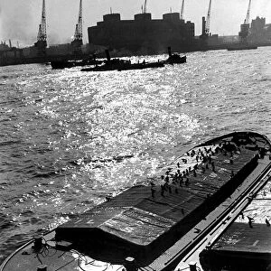 London Views Thames River November 1938 Grain Barge waiting to be unloaded at