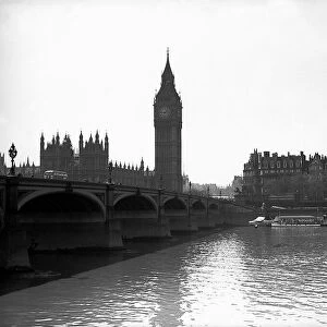 Mad Major Christopher Draper flying under Westminster Bridge in an Auster aircraft