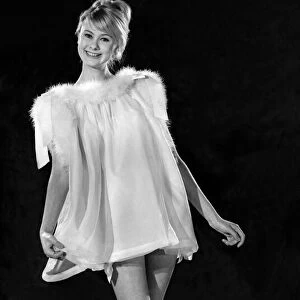 Reveille Fashions. Jenifer Wilson. April 1960 P008973